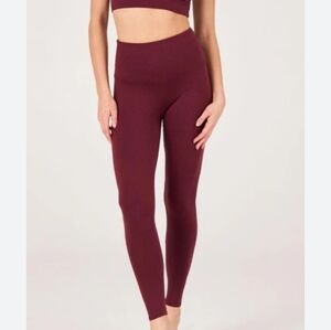 Onzie Wine Luxe Leggings  Stretch XS